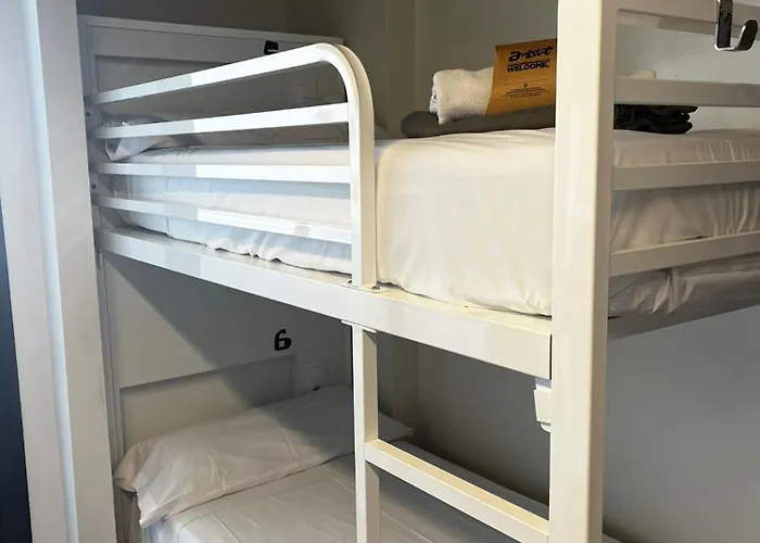 Amistat Island Hostel Ibiza - Albergue Juvenil